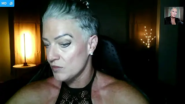 Snapshot of Devon2020 chatting on February 23, 12:13 pm Devon2020 online show from February 23, 12:13 pm