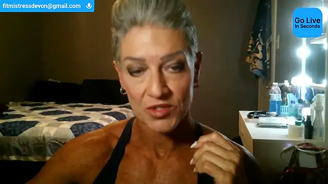 Devon2020 online show from May 30, 2:41 am