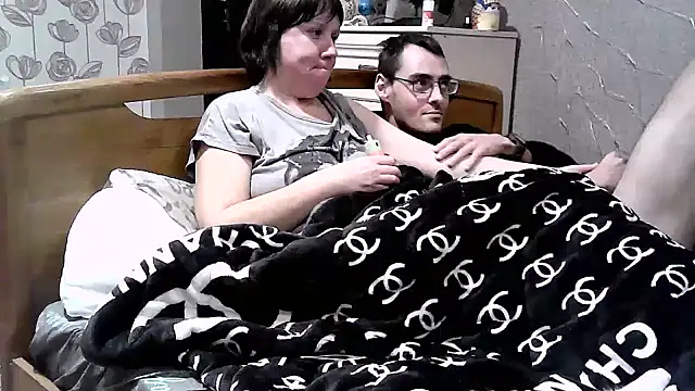 Snapshot of explored_romantic chatting on December 27, 9:11 pm explored romantic online show from December 27, 9:11 pm