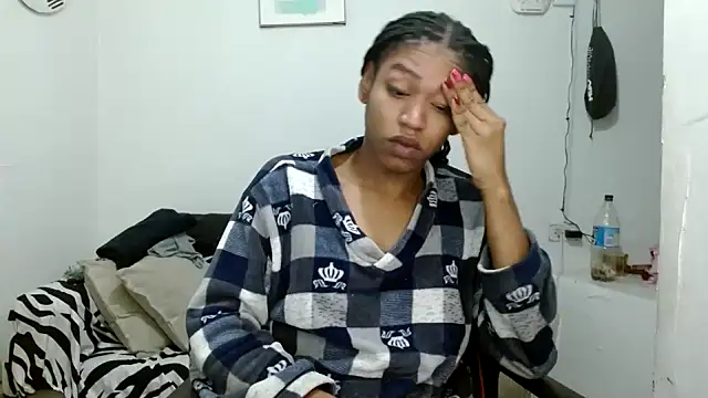 angelamarie1 online show from April 10, 12:10 pm