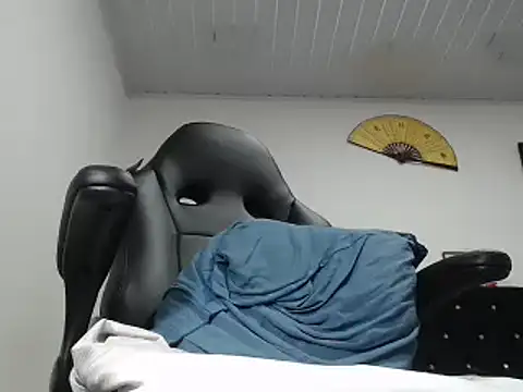 pamelabigcock69 online show from May 3, 1:33 am