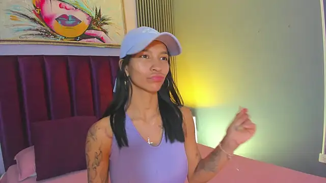 LauraAristizabal online show from February 13, 12:45 pm