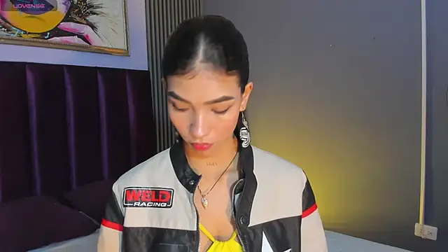 LauraAristizabal online show from June 17, 12:07 pm