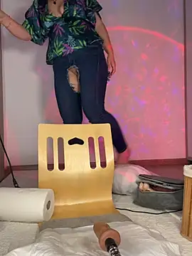 Snapshot of MaryJay_ chatting on June 11, 12:32 am MaryJay online show from June 11, 12:32 am