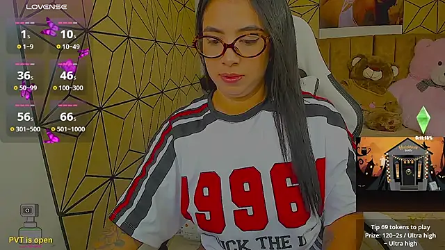 Snapshot of vane_lopez_ chatting on October 28, 8:44 pm vane lopez online show from October 28, 8:44 pm