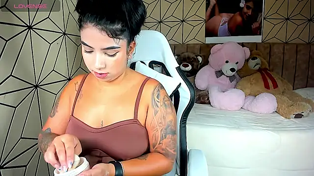 Snapshot of vane_lopez_ chatting on November 5, 6:41 pm vane lopez online show from November 5, 6:41 pm