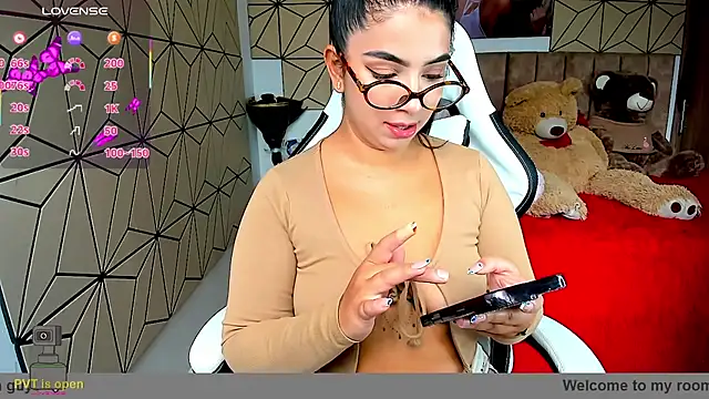 Snapshot of vane_lopez_ chatting on November 19, 6:19 pm vane lopez online show from November 19, 6:19 pm