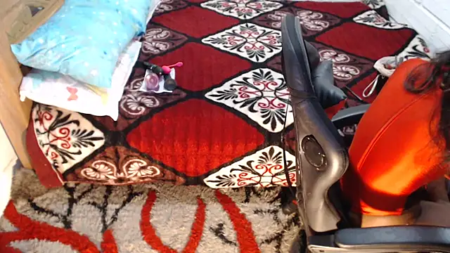 sexyjustin202 online show from March 5, 12:17 am