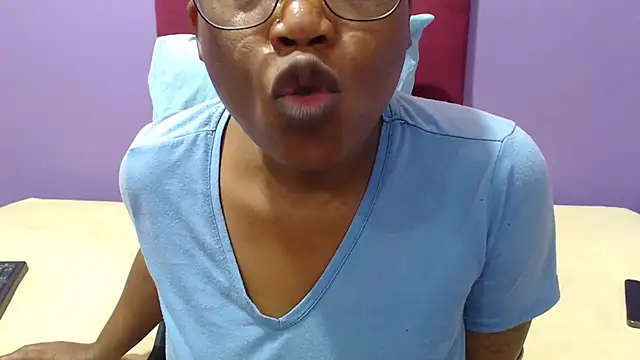 Snapshot of PeachAss4UU chatting on January 25, 9:15 am PeachAss4UU online show from January 25, 9:15 am