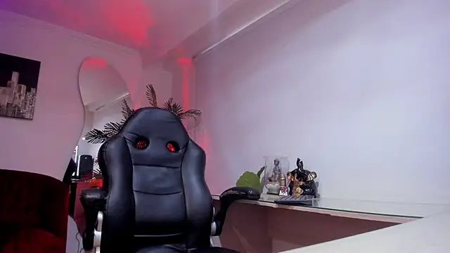 Meghan320 online show from April 7, 11:32 am