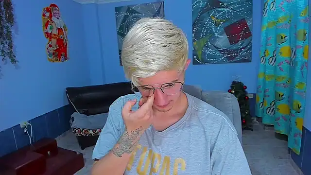 patrik 027 online show from December 19, 8:54 am