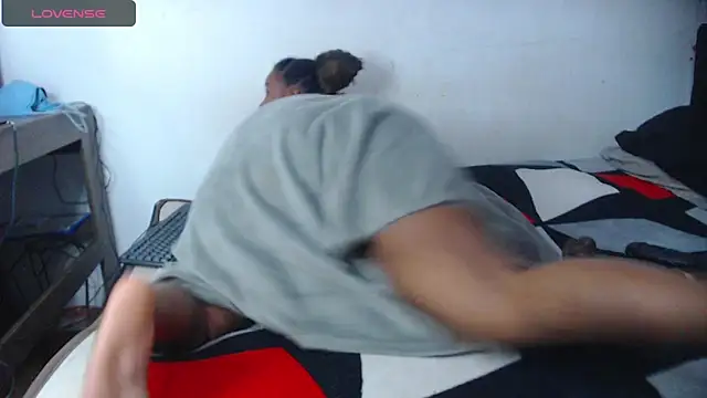 Snapshot of Sexy_night_bm chatting on December 21, 12:53 am Sexy night bm online show from December 21, 12:53 am