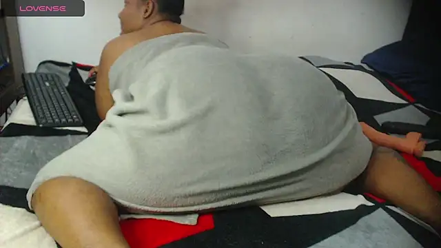 Snapshot of Sexy_night_bm chatting on January 12, 1:42 am Sexy night bm online show from January 12, 1:42 am