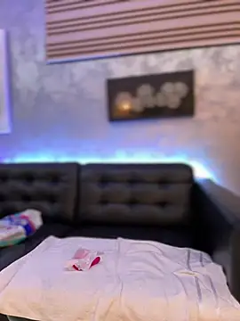 KirstieVegas online show from January 16, 11:16 pm