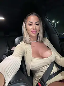 KirstieVegas online show from March 2, 9:32 pm