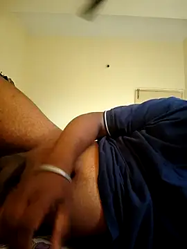 Snapshot of Mallupaiyanaachu chatting on November 11, 3:28 am Mallupaiyanaachu online show from November 11, 3:28 am