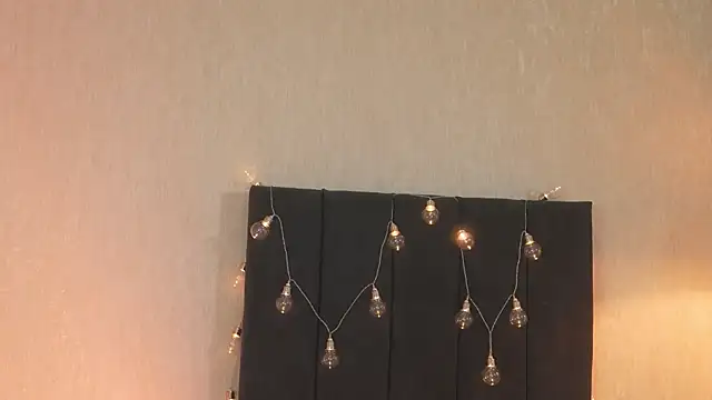 Snapshot of sarah_hiill chatting on May 4, 11:12 pm sarah hiill online show from May 4, 11:12 pm