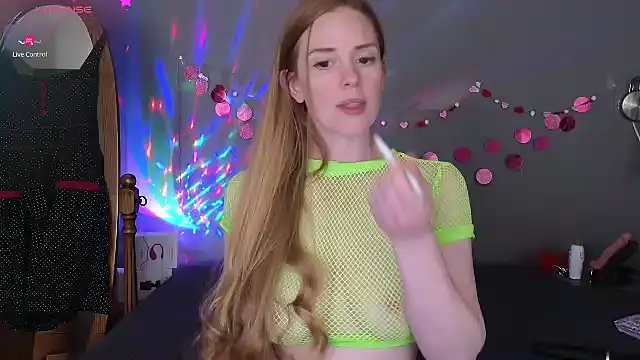 Snapshot of CharlotteDoe chatting on January 30, 4:06 am CharlotteDoe online show from January 30, 4:06 am