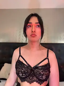 MiahWindsor online show from May 23, 11:20 pm