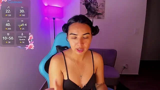 Miss Nicole online show from April 19, 6:32 pm