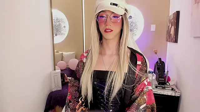 Yaki Tai online show from April 12, 4:06 am