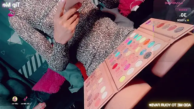 Snapshot of CharlotteBigCock chatting on November 5, 3:34 pm CharlotteBigCock online show from November 5, 3:34 pm