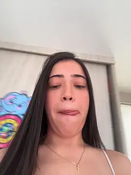 Snapshot of Reggie-Liam chatting on December 4, 4:16 pm Reggie-Liam online show from December 4, 4:16 pm