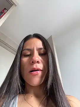 Snapshot of Reggie-Liam chatting on December 17, 5:52 pm Reggie-Liam online show from December 17, 5:52 pm