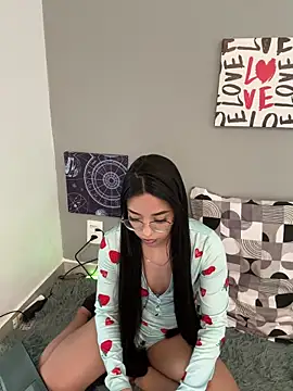 SophiaMelissa online show from April 9, 3:17 pm