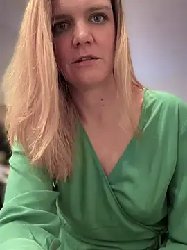 Suesse Schnitte online show from February 6, 9:28 pm