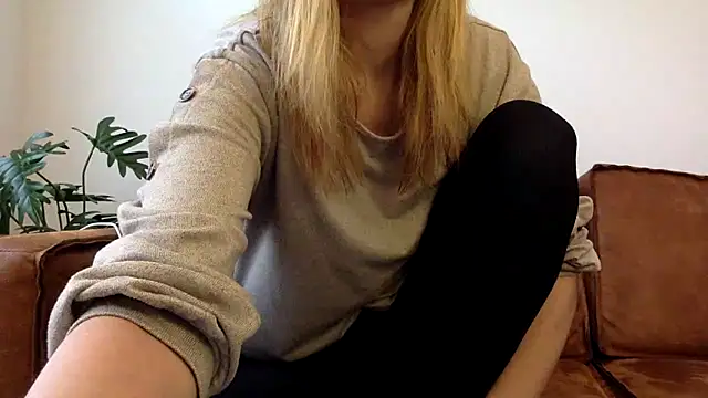 Suesse Schnitte online show from February 14, 12:03 pm