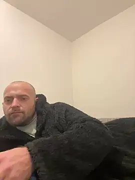 Snapshot of bigguy101 chatting on December 27, 11:10 pm bigguy101 online show from December 27, 11:10 pm