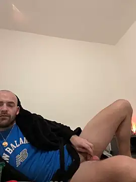 Snapshot of bigguy101 chatting on December 28, 10:02 pm bigguy101 online show from December 28, 10:02 pm