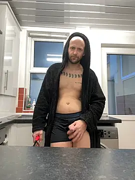 Snapshot of bigguy101 chatting on January 1, 8:56 am bigguy101 online show from January 1, 8:56 am