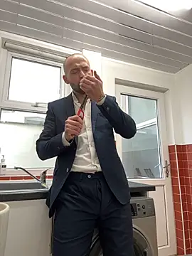 Snapshot of bigguy101 chatting on January 3, 12:30 pm bigguy101 online show from January 3, 12:30 pm