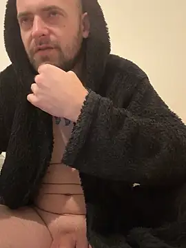 Snapshot of bigguy101 chatting on January 6, 12:16 am bigguy101 online show from January 6, 12:16 am