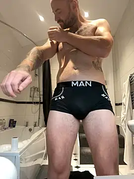 Snapshot of bigguy101 chatting on February 6, 4:58 pm bigguy101 online show from February 6, 4:58 pm