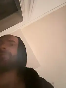 Snapshot of bigguy101 chatting on February 16, 7:37 am bigguy101 online show from February 16, 7:37 am