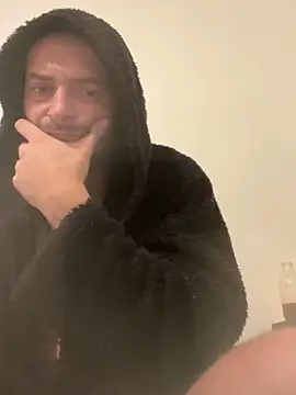 Snapshot of bigguy101 chatting on February 21, 10:48 pm bigguy101 online show from February 21, 10:48 pm