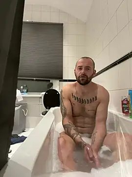 Snapshot of bigguy101 chatting on February 22, 9:04 pm bigguy101 online show from February 22, 9:04 pm