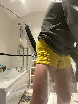 Snapshot of bigguy101 chatting on March 10, 6:34 pm bigguy101 online show from March 10, 6:34 pm