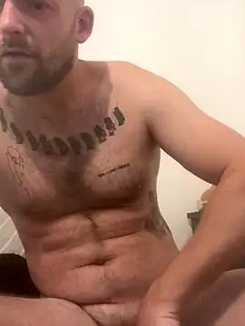 Snapshot of bigguy101 chatting on October 8, 7:28 am bigguy101 online show from October 8, 7:28 am