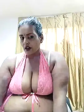 Snapshot of NWC4LYF chatting on May 30, 10:34 am NWC4LYF online show from May 30, 10:34 am