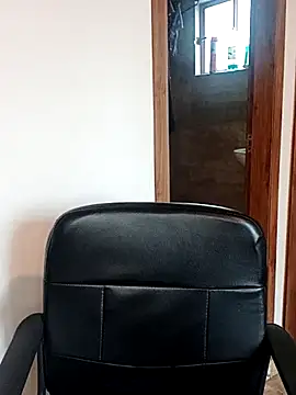 hazel milf online show from February 24, 9:31 pm