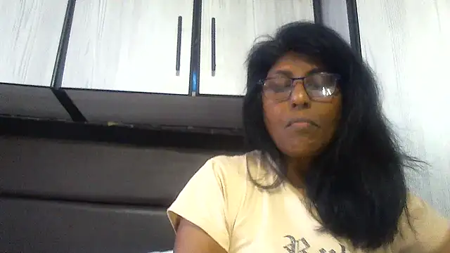 Snapshot of MsAttitude chatting on February 3, 8:57 am MsAttitude online show from February 3, 8:57 am