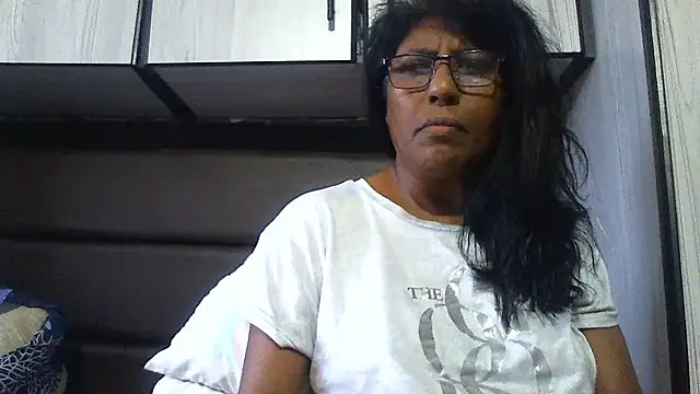 Snapshot of MsAttitude chatting on February 9, 11:36 am MsAttitude online show from February 9, 11:36 am