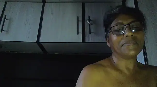 Snapshot of MsAttitude chatting on February 19, 7:39 am MsAttitude online show from February 19, 7:39 am