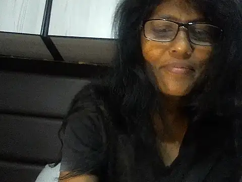 Snapshot of MsAttitude chatting on October 4, 6:33 am MsAttitude online show from October 4, 6:33 am