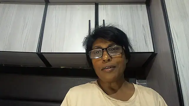 Snapshot of MsAttitude chatting on November 12, 7:20 am MsAttitude online show from November 12, 7:20 am