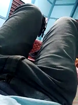 Snapshot of Longlund9 chatting on December 19, 4:36 pm Longlund9 online show from December 19, 4:36 pm